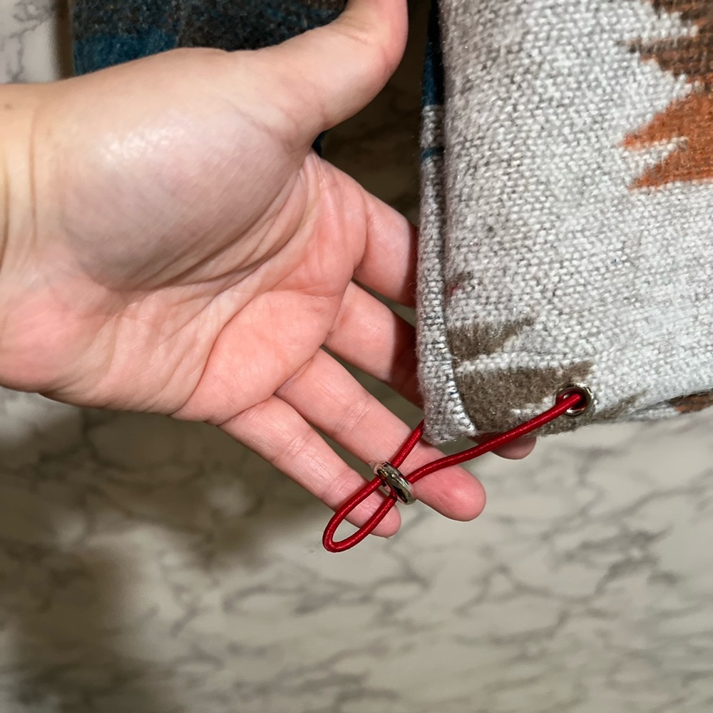 Aztec Patterned Hooded Sweater - Picture 7 of 11